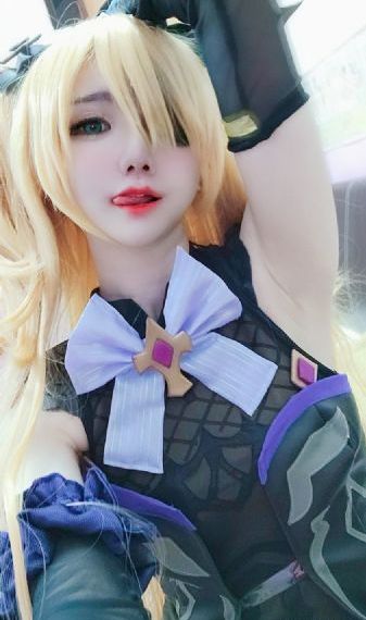 吻戏摸胸视频_HD免费全集观看