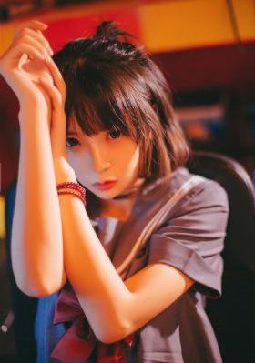 正在播放麻豆少妇呻吟对白_720迅雷电影在线